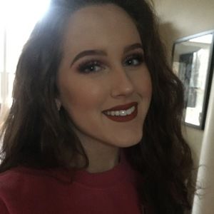 Meet your Posher, Claire